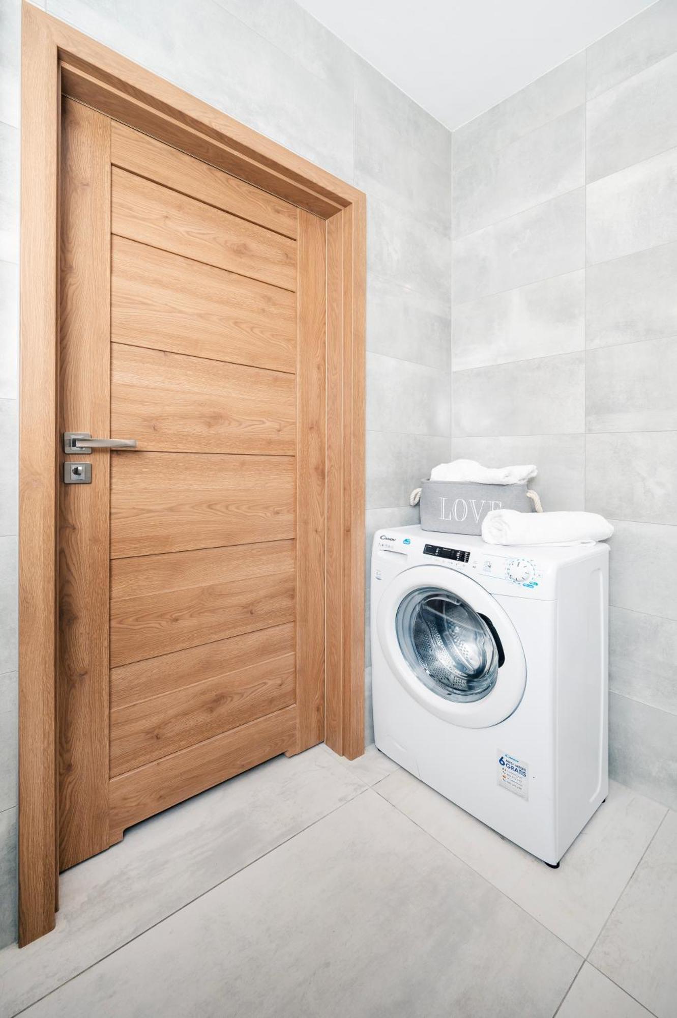 Apartamenty Fuzja - Komfortowe Mieszkania Blisko Centrum Lodzi Garaz Exteriér fotografie